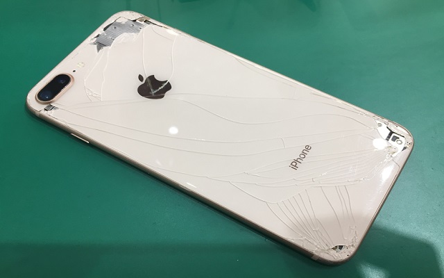 iPhoneXS/8P/6sPの画面修理事例のご紹介！ | iPhone修理アイサポ 修理事例
